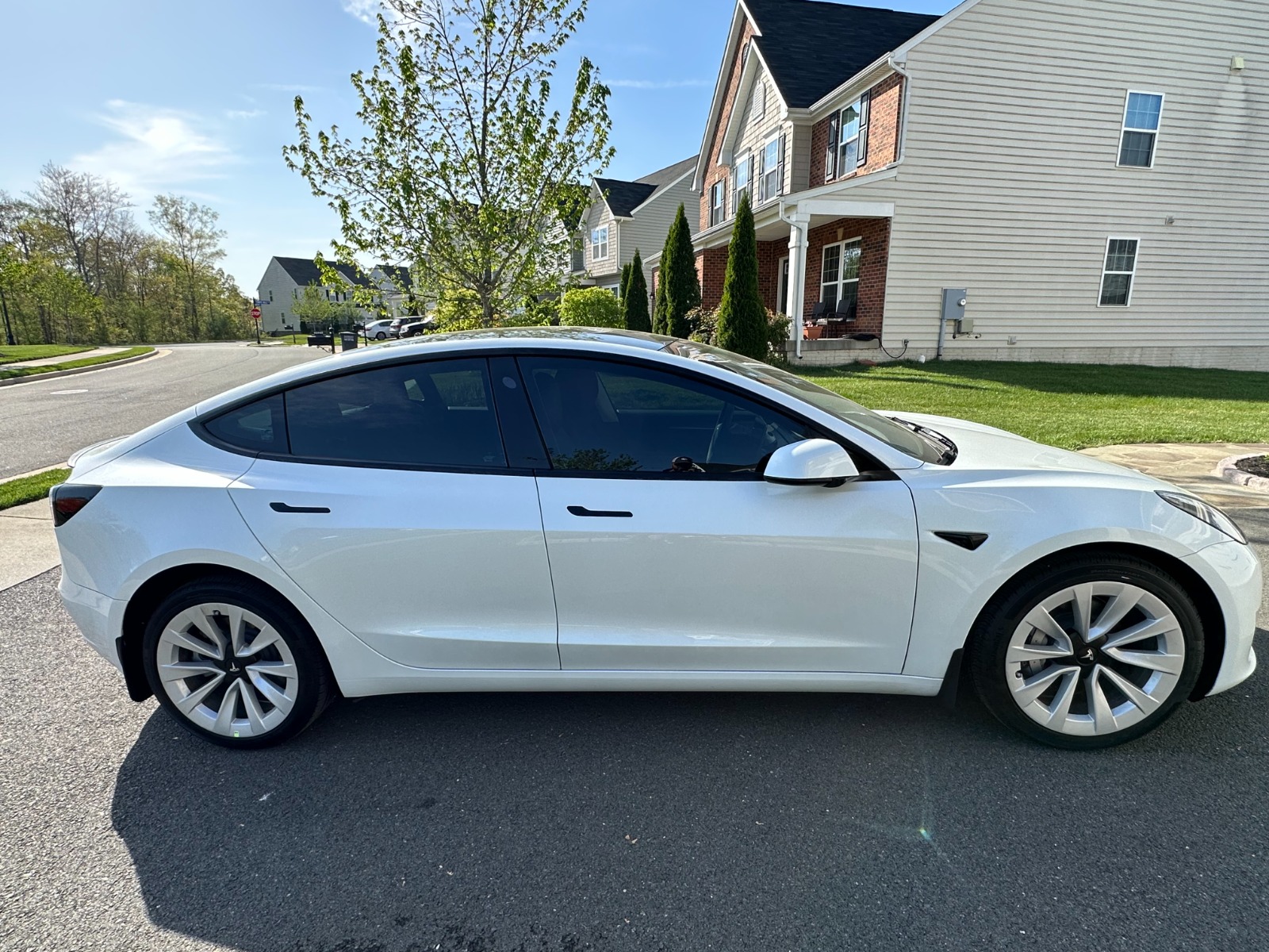 Used 2023 Tesla Model 3 Standard Range RWD image 1