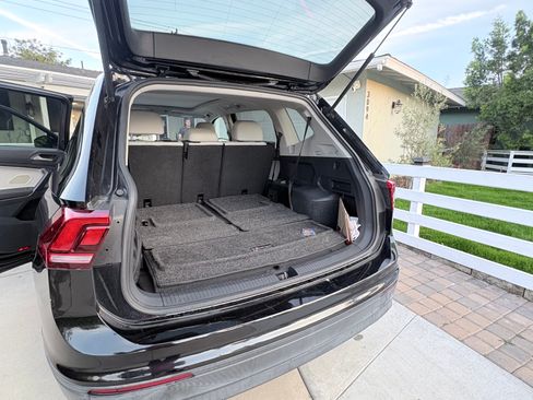 Used 2019 Volkswagen Tiguan SE w/ Panoramic Sunroof Package image 10