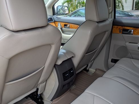 Used 2011 Lincoln MKX 2WD w/ 101A Rapid Spec Order Code image 28