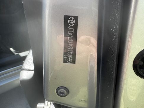 Used 2011 Toyota Prius Three image 5