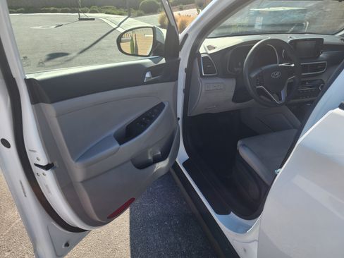 Used 2020 Hyundai Tucson SE image 6