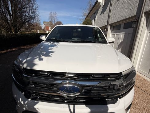 Used 2022 Ford Expedition Limited image 2