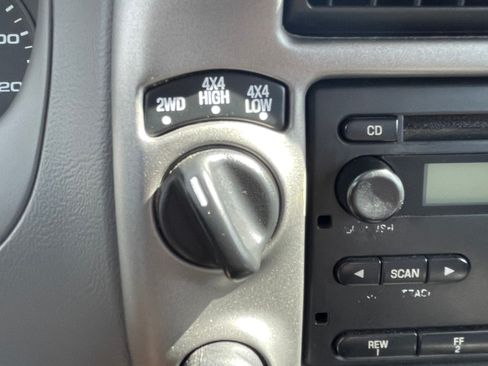 Used 2005 Ford Ranger XLT image 15