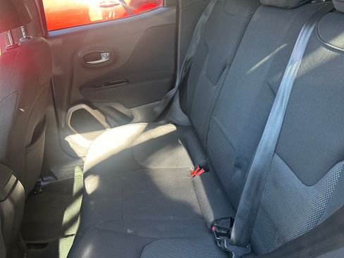 Used 2015 Jeep Renegade Latitude image 14