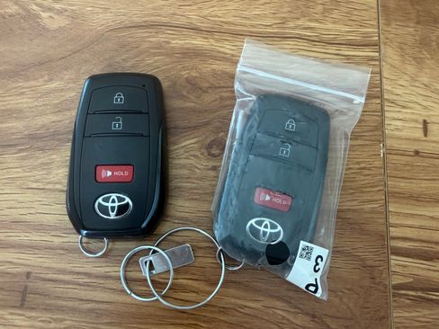 Used 2026 Toyota Tacoma SR5 AWD/4WD image 15