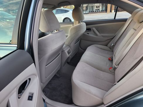 Used 2010 Toyota Camry LE image 16