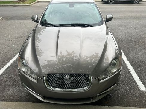 Used 2011 Jaguar XF RWD image 2