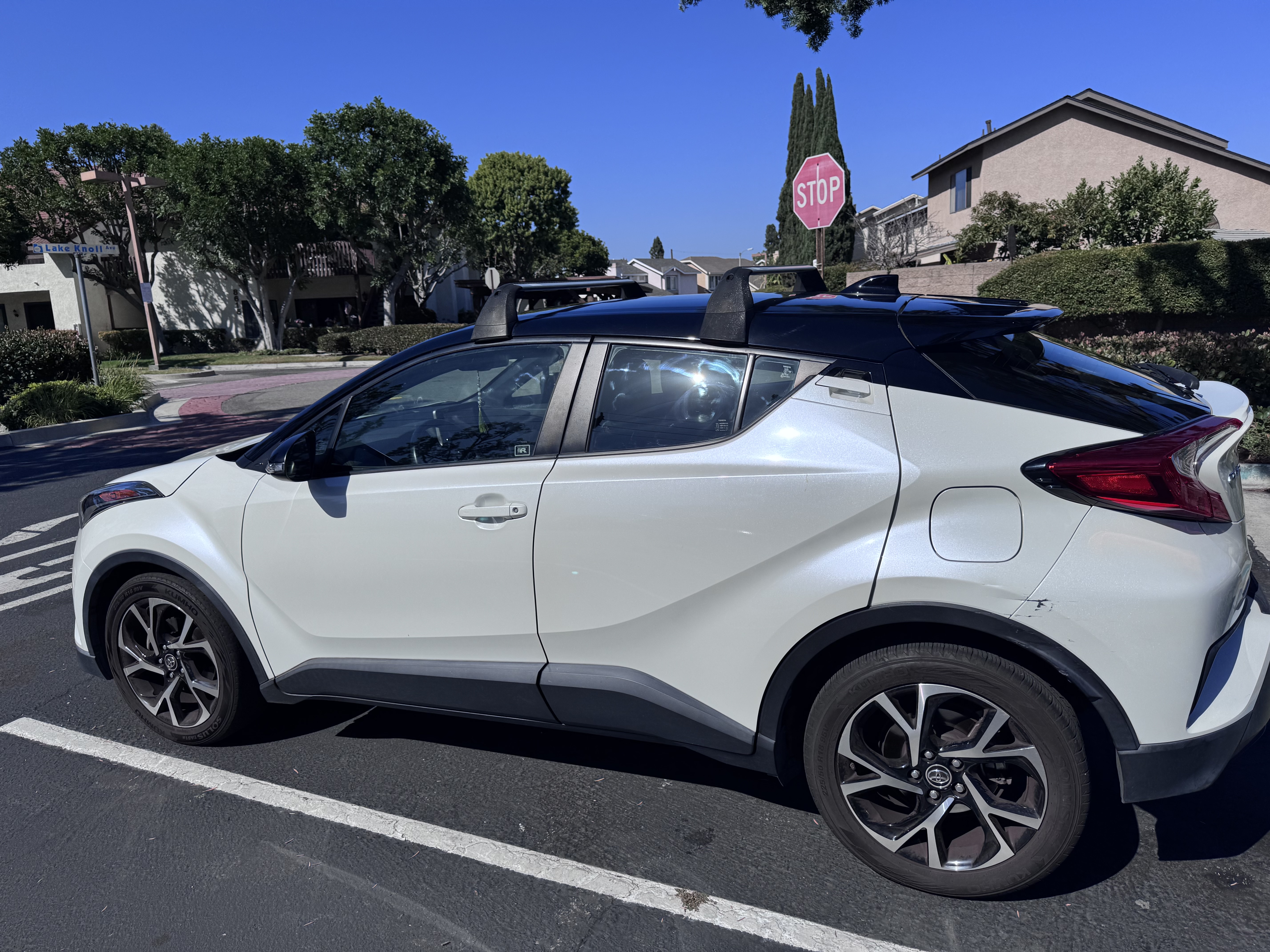 Used 2019 Toyota C-HR XLE FWD image 8