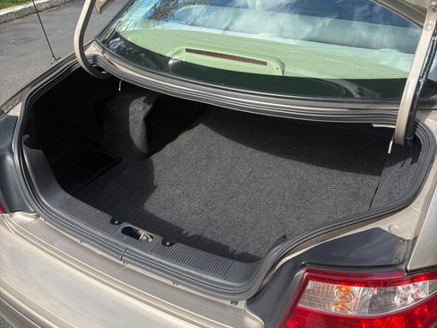 Used 2005 Mercury Sable LS image 5