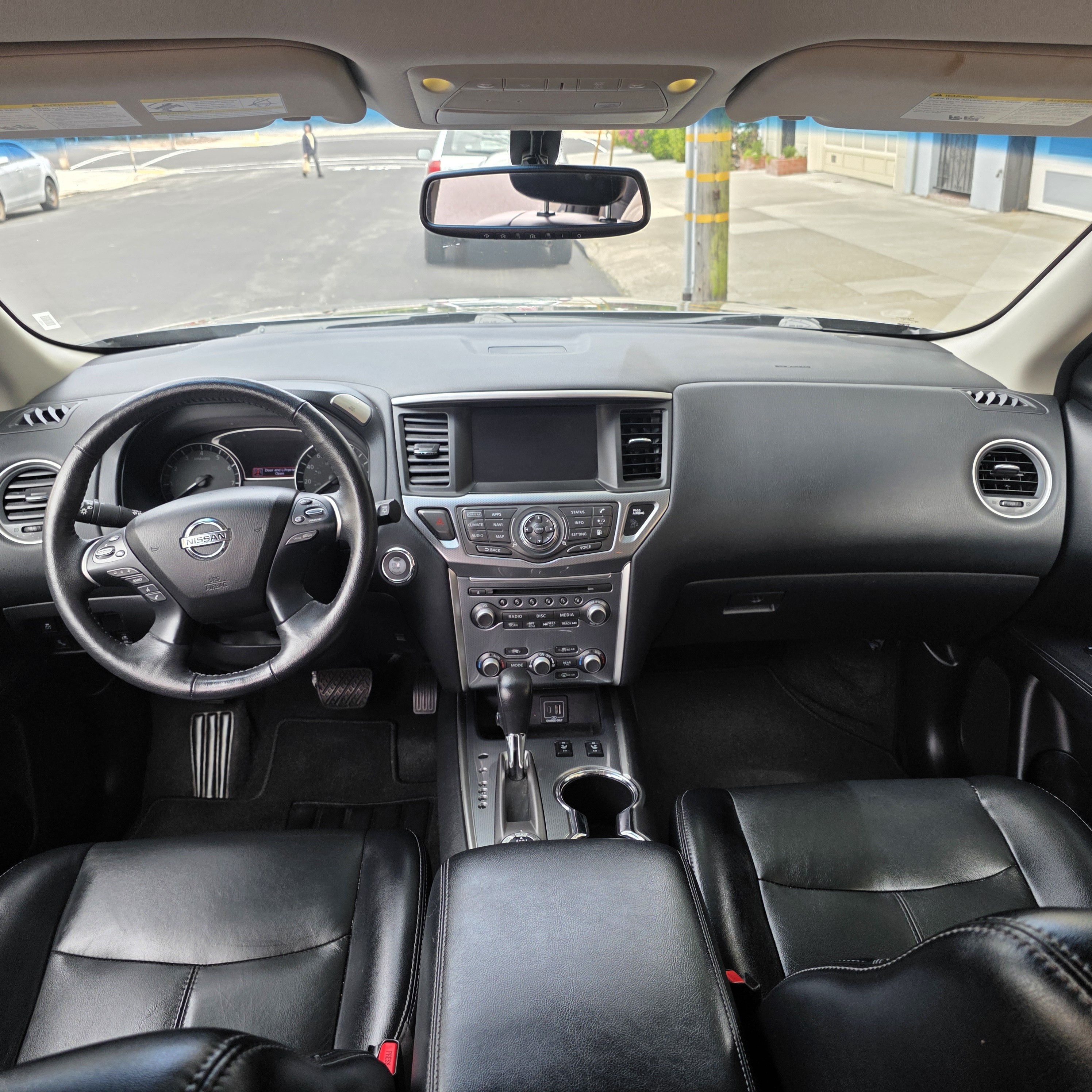 Used 2020 Nissan Pathfinder SL AWD/4WD image 16