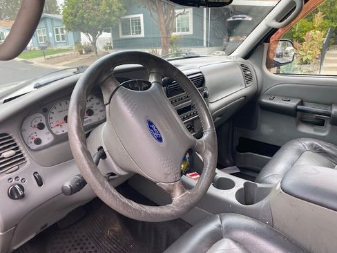 Used 2003 Ford Explorer Sport Trac XLT RWD image 9