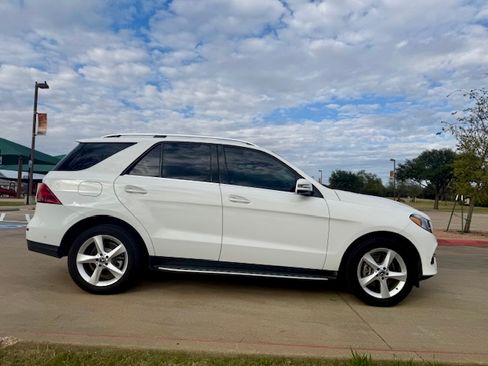Used 2018 Mercedes-Benz GLE 350 350 Sport Utility 4D image 11
