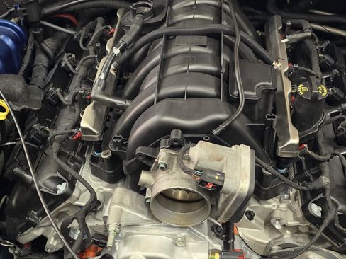 Used 2009 Dodge Challenger R/T image 4