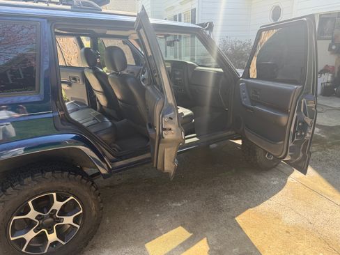 Used 2000 Jeep Cherokee Limited image 17