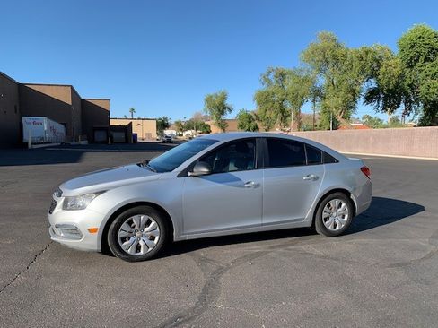 Used 2016 Chevrolet Cruze LS image 10