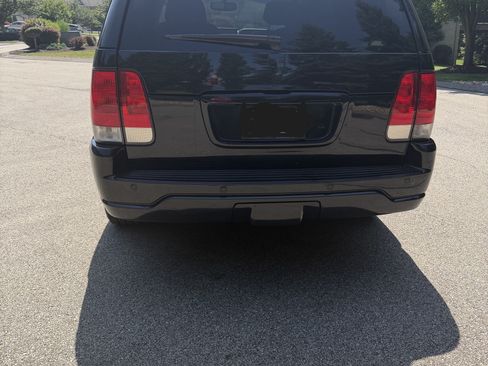 Used 2005 Lincoln Aviator AWD image 6