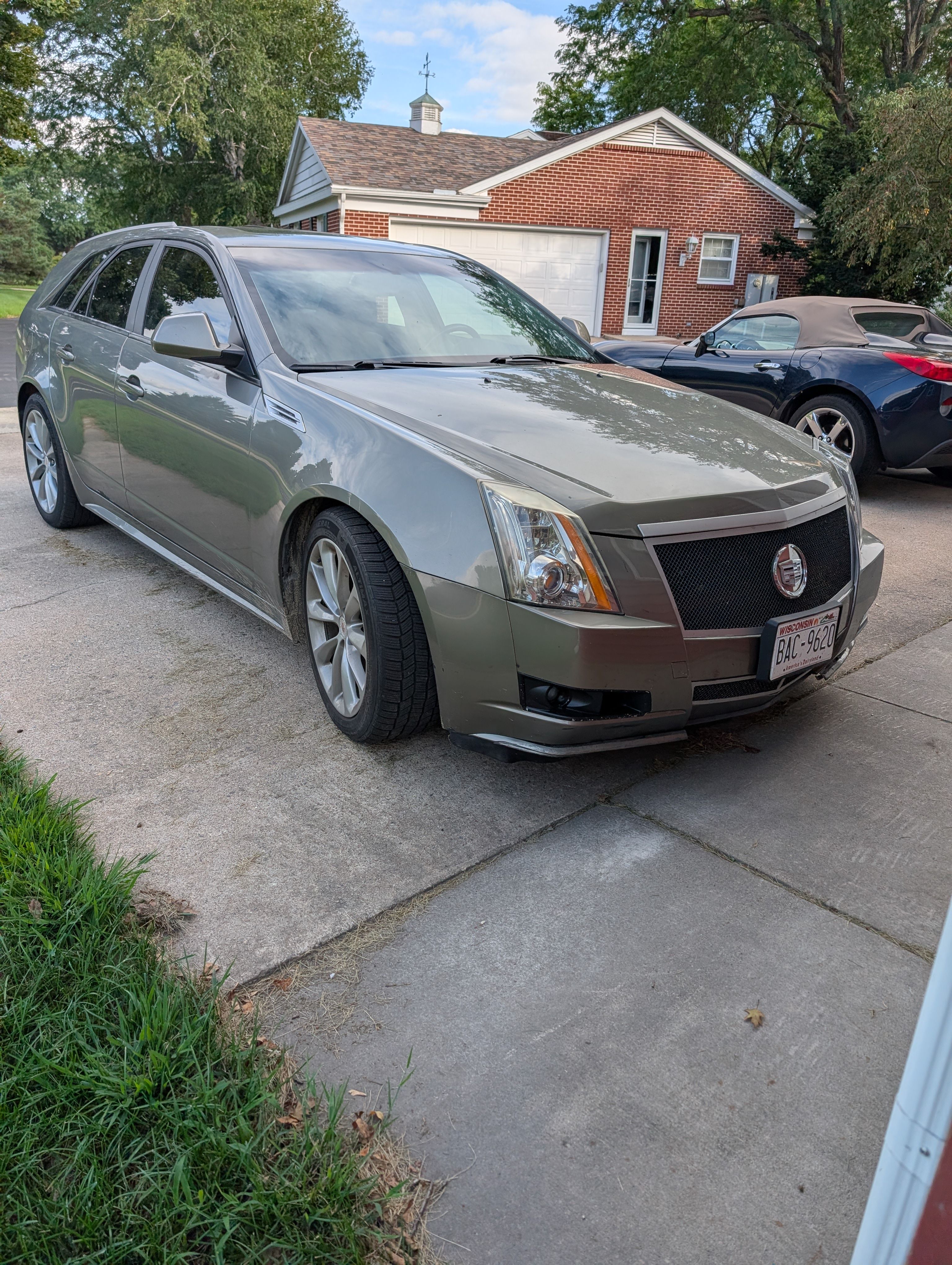 Used 2010 Cadillac CTS Premium AWD/4WD image 5