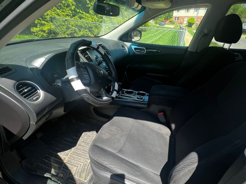 Used 2015 Nissan Pathfinder SV image 11