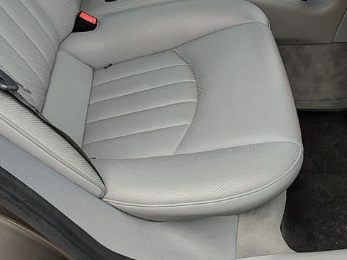 Used 2010 Mercedes-Benz CLS 550 image 14