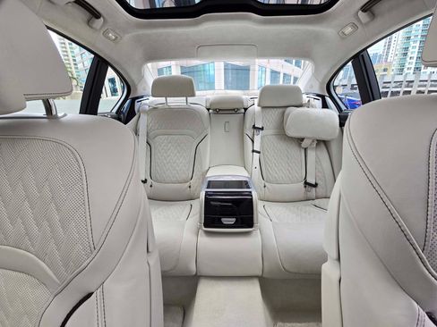 Used 2021 BMW ALPINA B7 xDrive w/ Luxury Rear Seating Package image 15