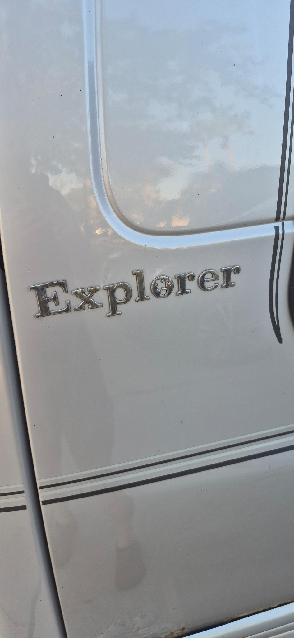 Used 2005 Chevrolet Express 2500 Extended w/ Preferred Equipment Group RWD image 14