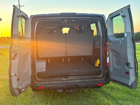 Used 2016 Ford Transit 350 XLT RWD image 8
