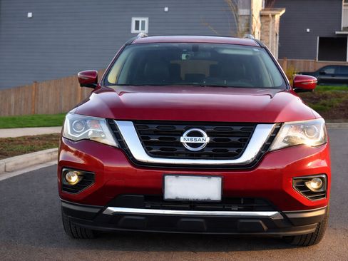 Used 2018 Nissan Pathfinder SL w/ SL Premium Package image 1