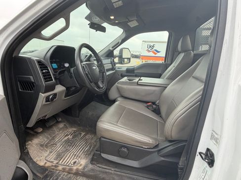 Used 2018 Ford F550 2WD Regular Cab Super Duty image 15