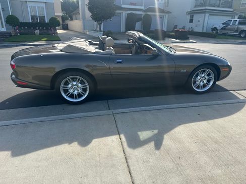 Used 2001 Jaguar XK8 Convertible image 2