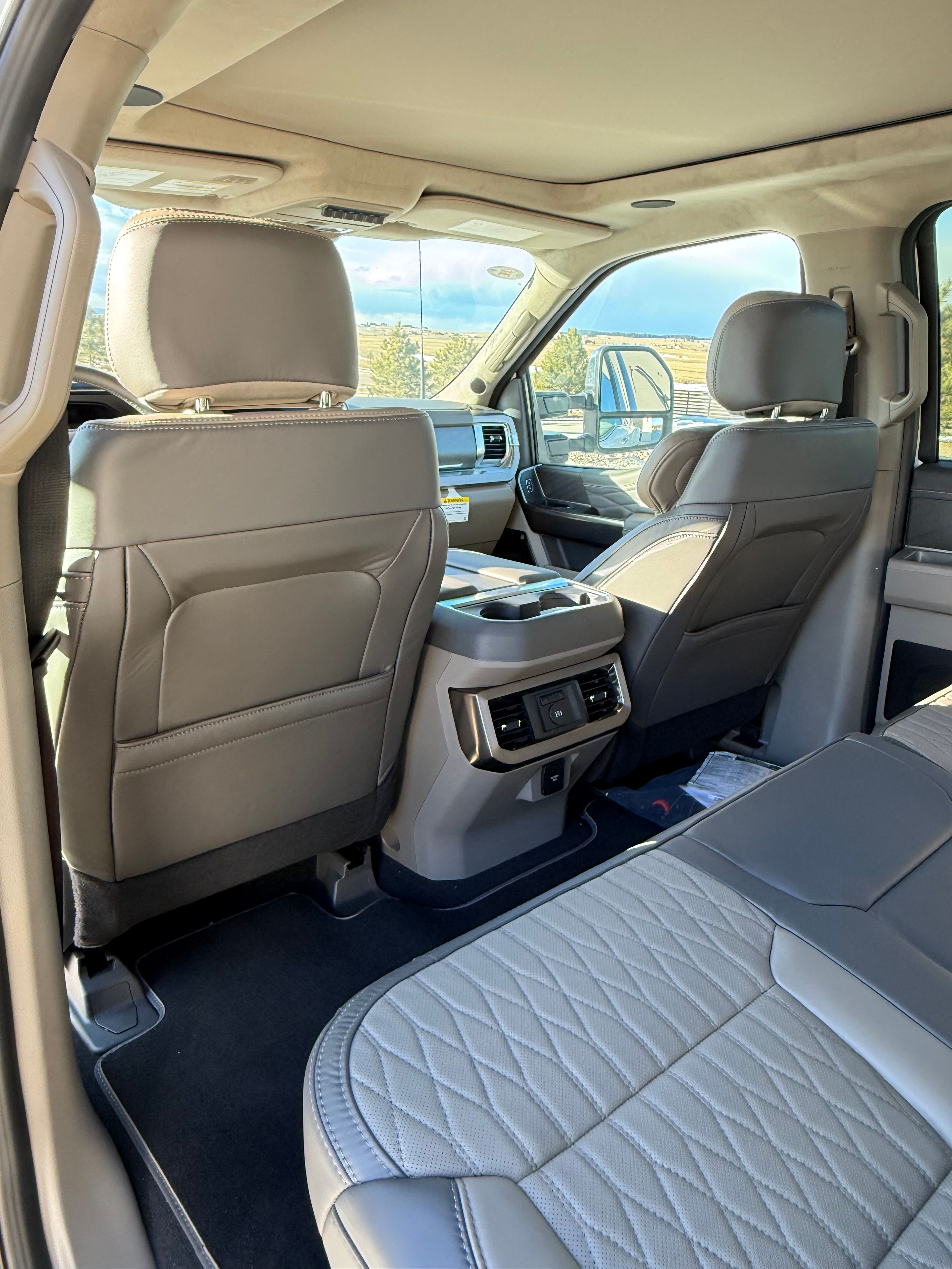 Used 2025 Ford F450 Platinum w/ Platinum Plus Package AWD/4WD image 8