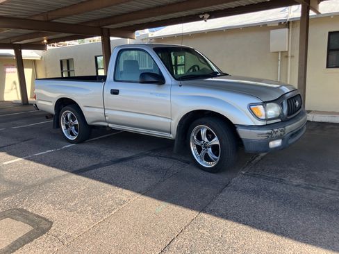 Used 2004 Toyota Tacoma 2WD Regular Cab w/ Enhancement Pkg image 10