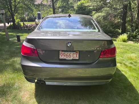 Used 2006 BMW 530xi Sedan AWD/4WD image 2