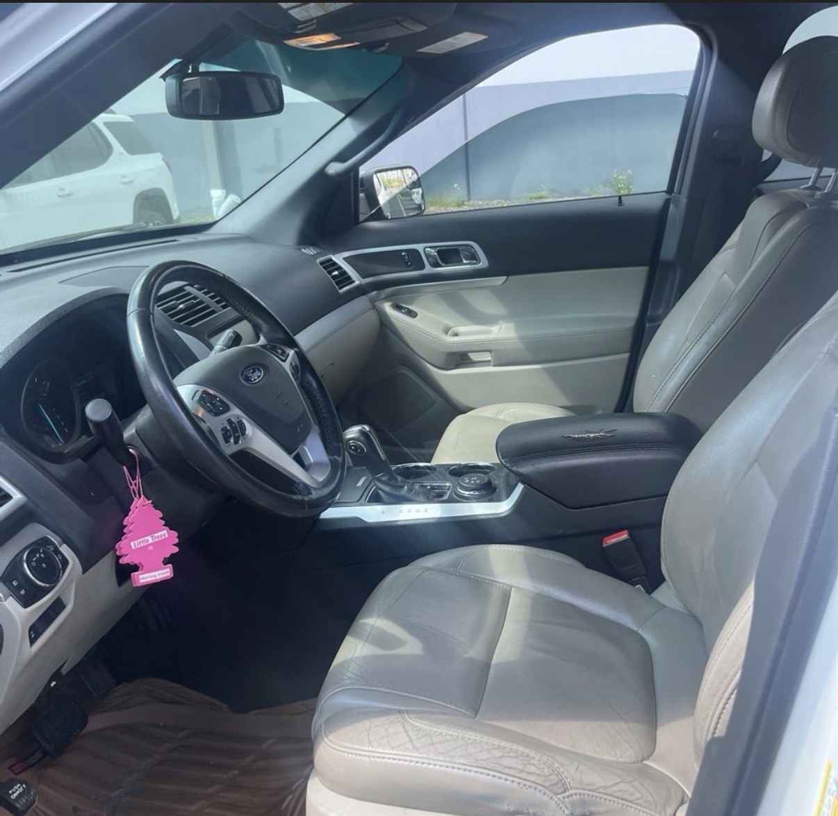 Used 2013 Ford Explorer XLT AWD/4WD image 13