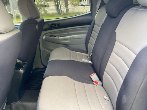 Used 2015 Toyota Tacoma PreRunner w/ SR5 Package image 14