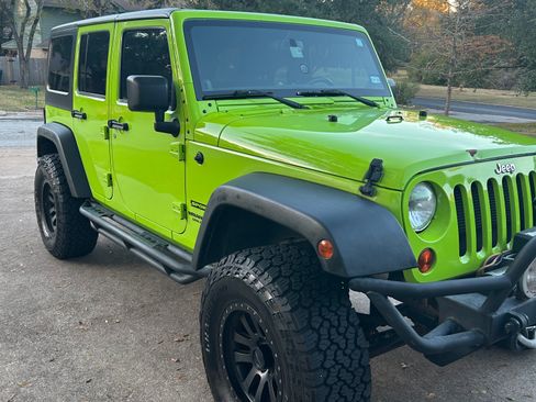 Used 2013 Jeep Wrangler Unlimited Sport image 4