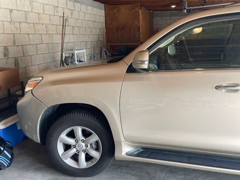 Used 2010 Lexus GX 460 AWD/4WD image 5