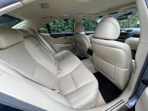 Used 2012 Lexus LS 460 w/ Luxury Value Edition image 9