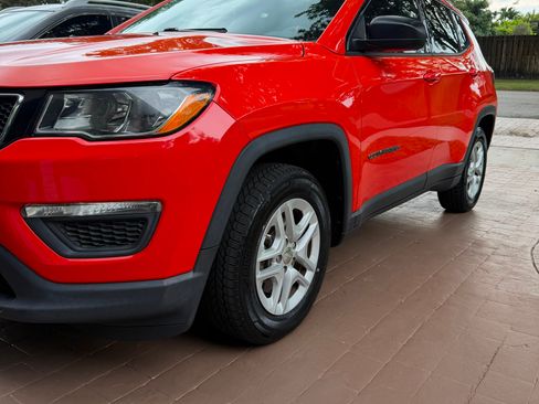 Used 2018 Jeep Compass Sport w/ Tech Group FWD image 5