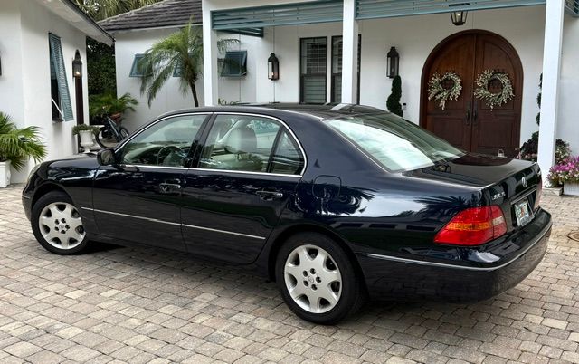 Used 2001 Lexus LS 430 w/ Ultra Luxury Pkg RWD image 2