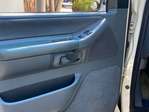 Used 1994 Ford E-350 and Econoline 350 Club Wagon image 8