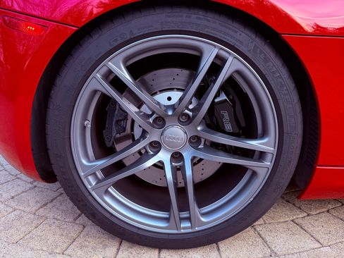 Used 2011 Audi R8 V10 image 16