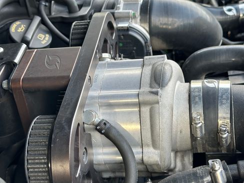 Used 2020 Jeep Gladiator Overland w/ Popular Equipment Package image 14