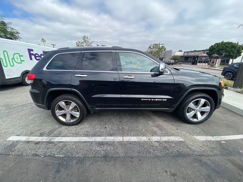 Used 2015 Jeep Grand Cherokee Limited w/ Luxury Group II image 2