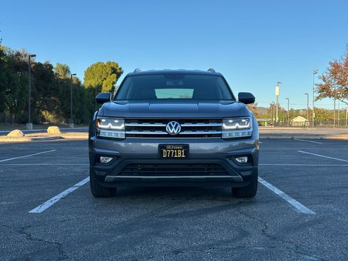 Used 2018 Volkswagen Atlas SE image 2
