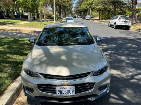 Used 2016 Chevrolet Malibu LT FWD image 2