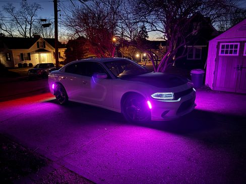 Used 2018 Dodge Charger SXT Plus RWD image 11