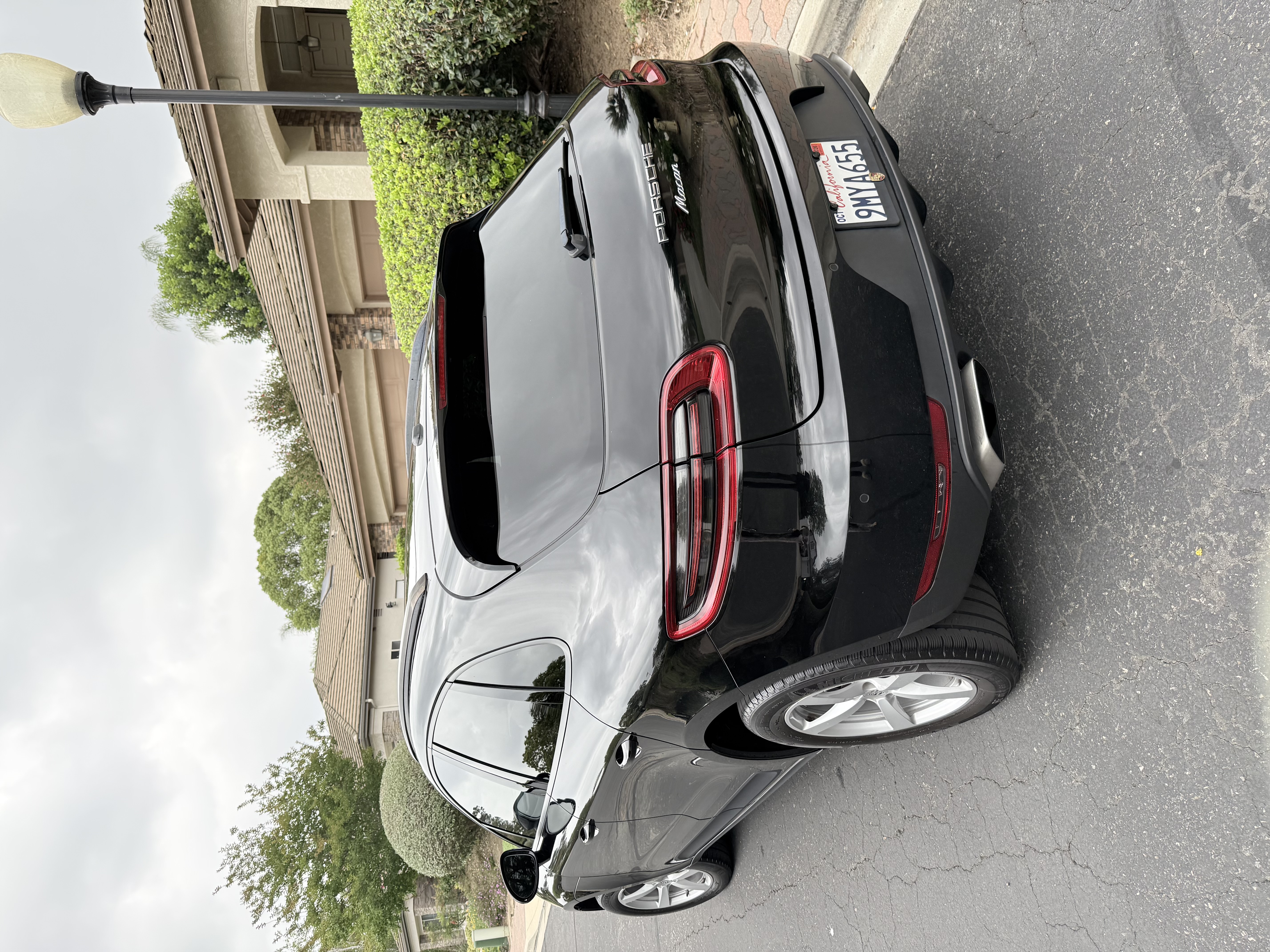 Used 2017 Porsche Macan AWD/4WD image 12