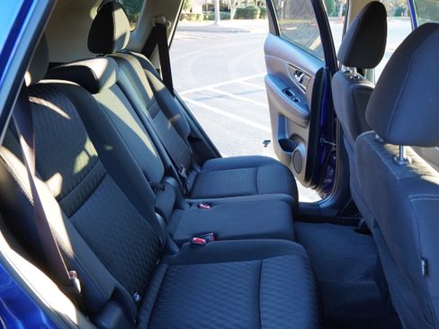 Used 2020 Nissan Rogue SV image 12