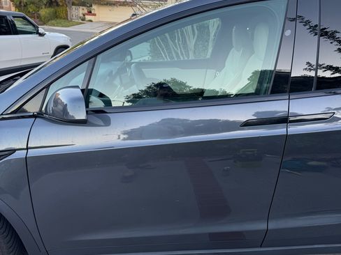 Used 2023 Tesla Model X image 13