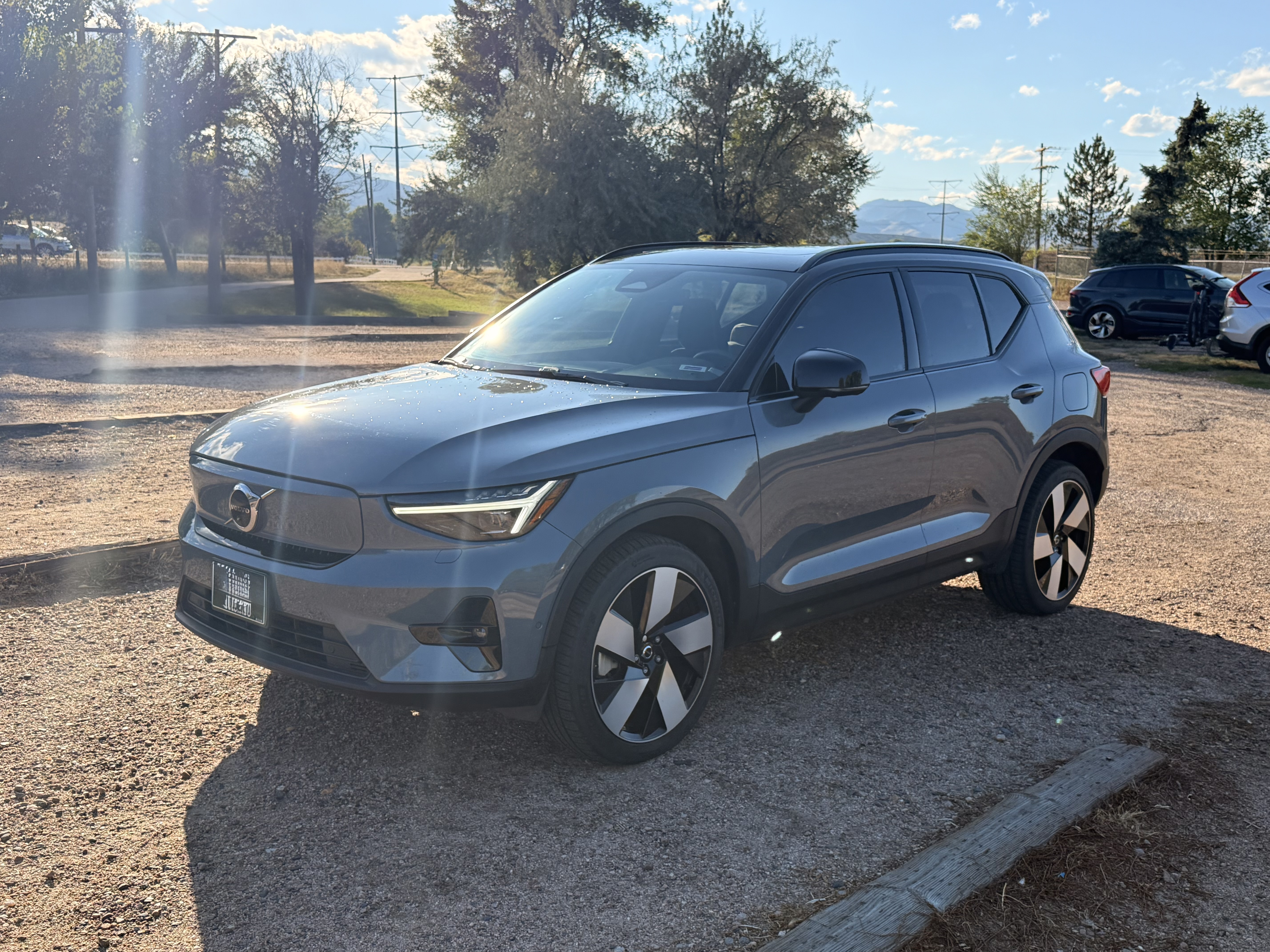 Used 2023 Volvo XC40 Recharge Ultimate w/ Protection Package Premier AWD/4WD image 5
